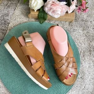 😍Earth sandals size 8